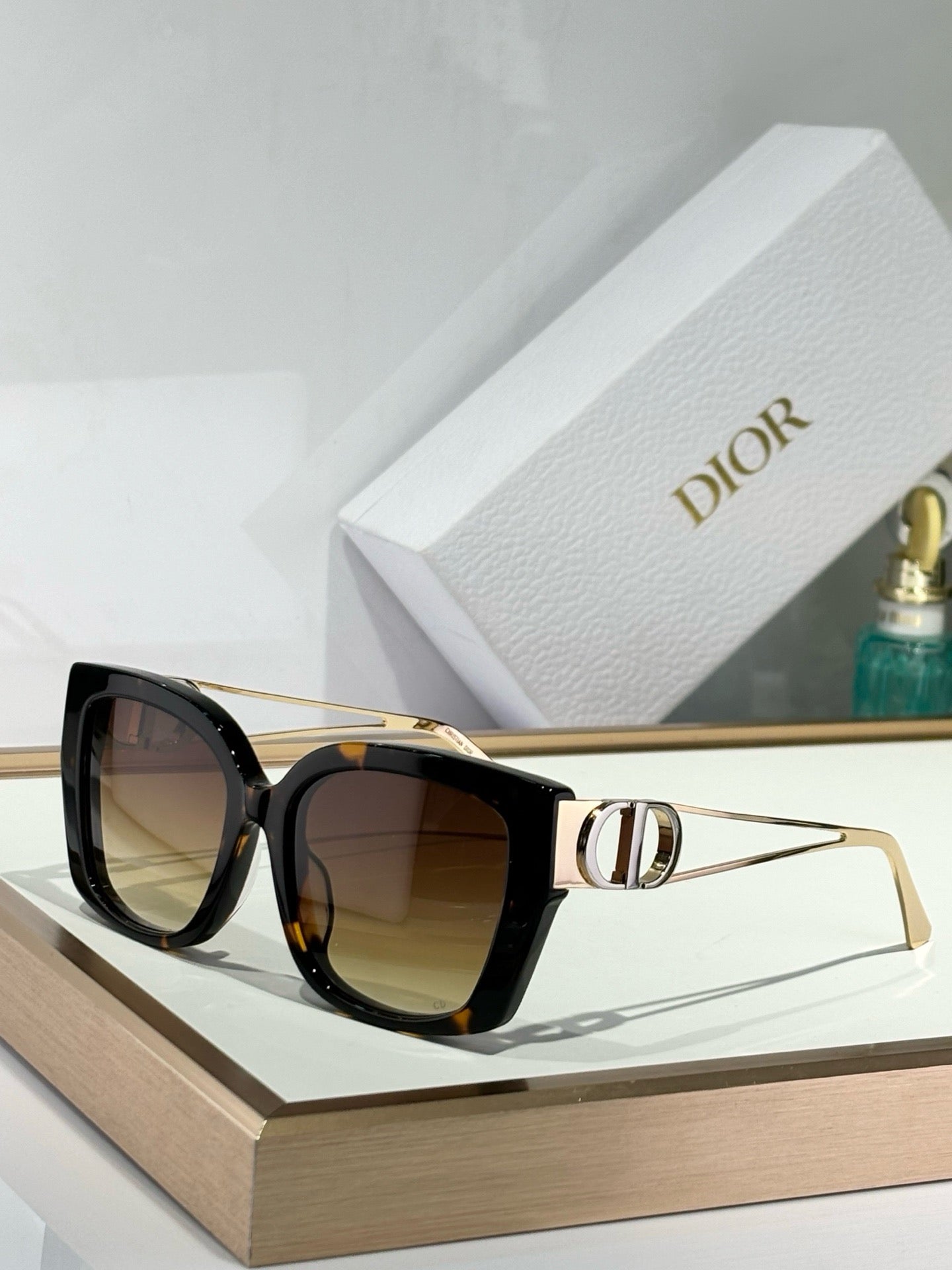 DI*R Eyewear SIZE: