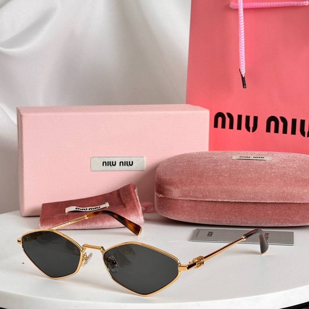 MIU MI* Eyewear SIZE: 56-17-145