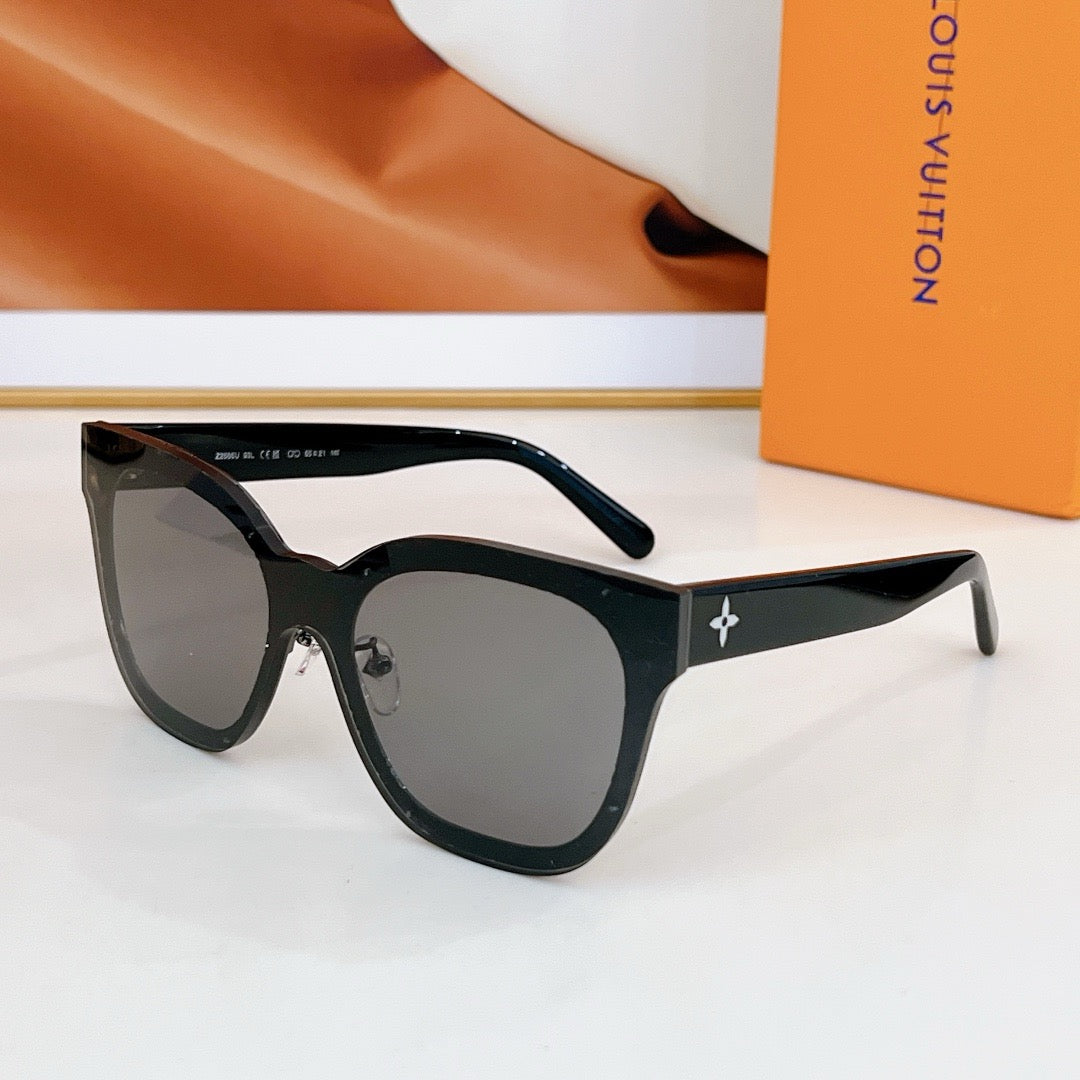 Louis Eyewear SIZE: 57-16-145