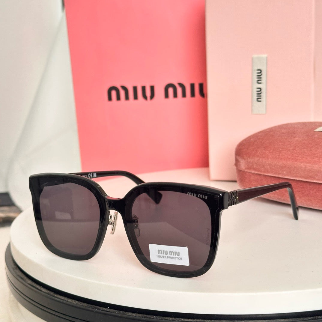 MIU MI* Eyewear SIZE: 61-15-145