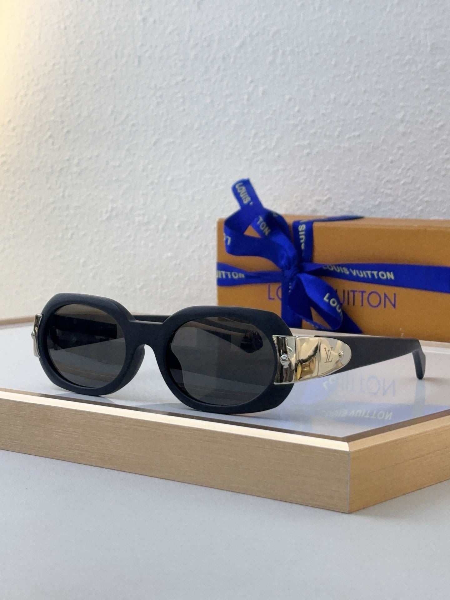 Louis Eyewear SIZE: 55-22-140