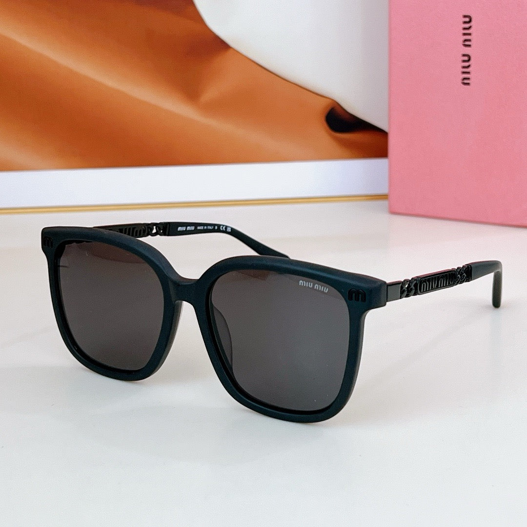 MIU MI* Eyewear SIZE: 55-19-145