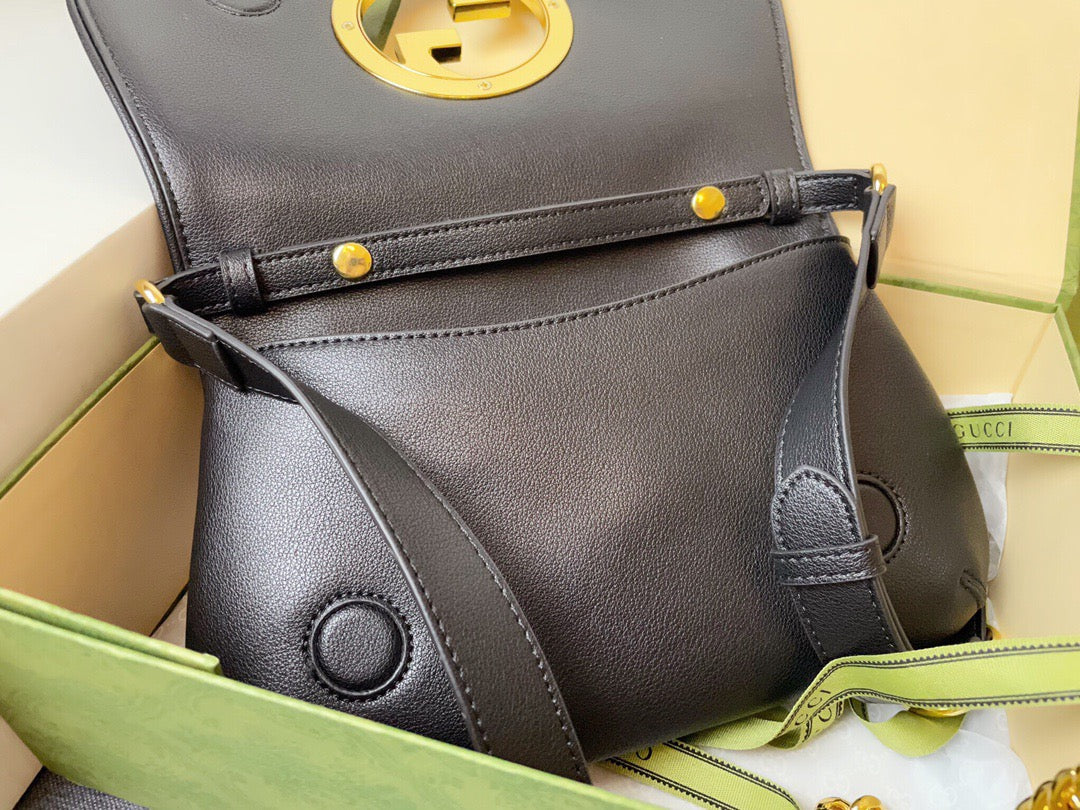 GC492 Blondie Shoulder Bag / 11"W x 6.3"H x 1.6"D