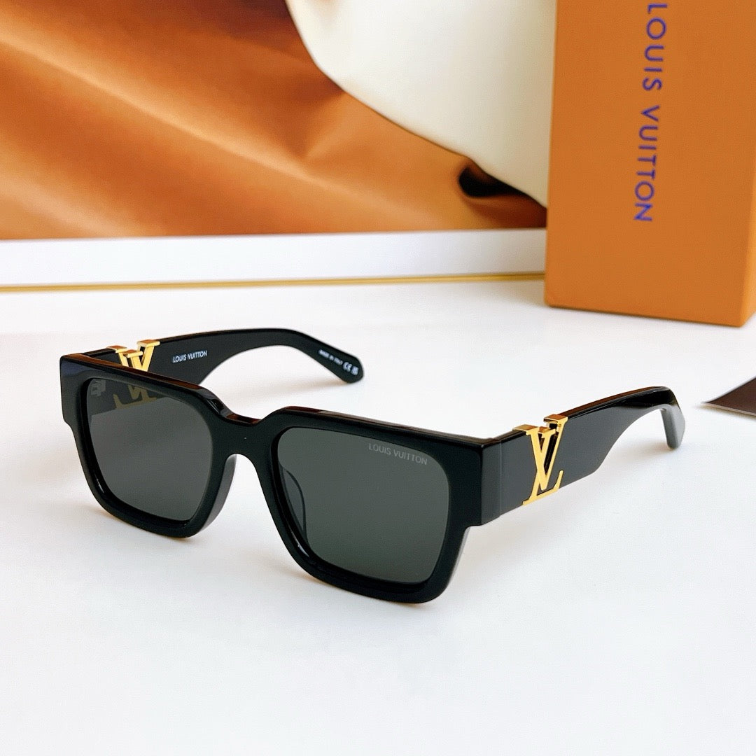 Louis Eyewear SIZE: 54-20-145