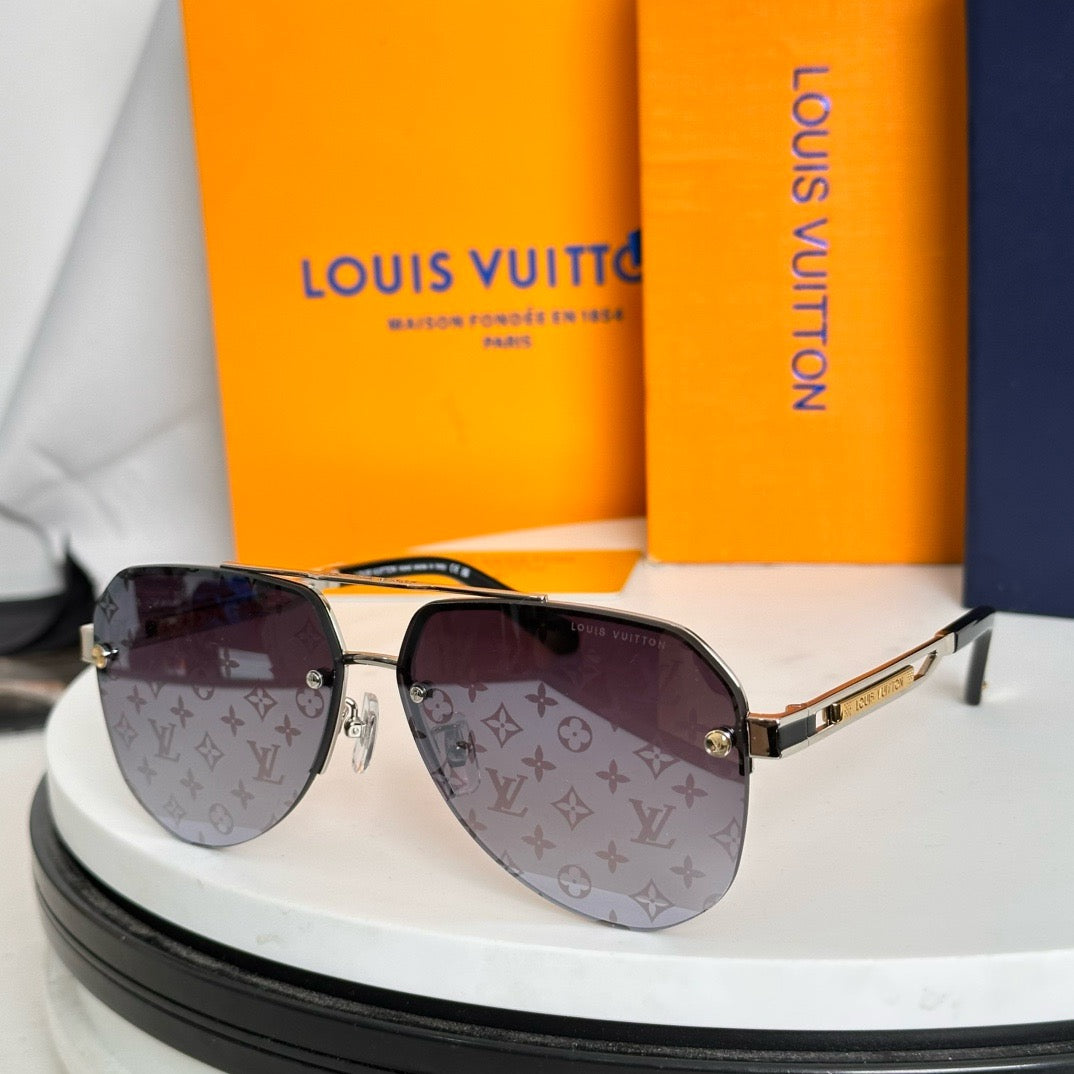 Louis Eyewear SIZE: 62-13-145