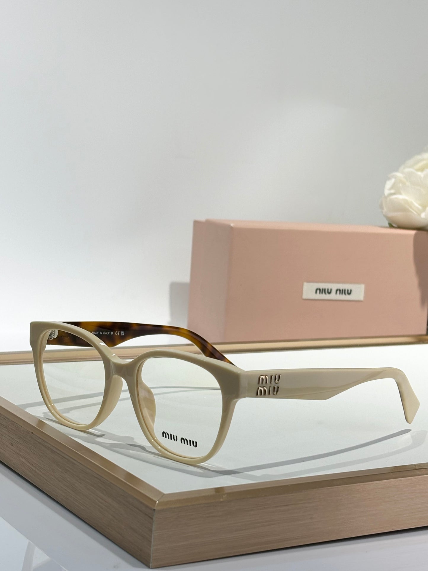 MIU MI* Eyewear SIZE: 54-19-145