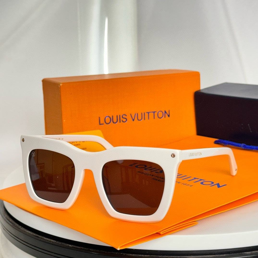 Louis Eyewear SIZE: 53-23-145