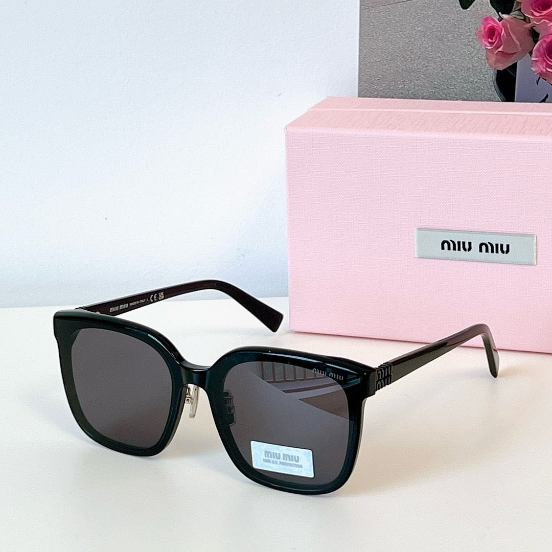 MIU MI* Eyewear SIZE: 61-15-145