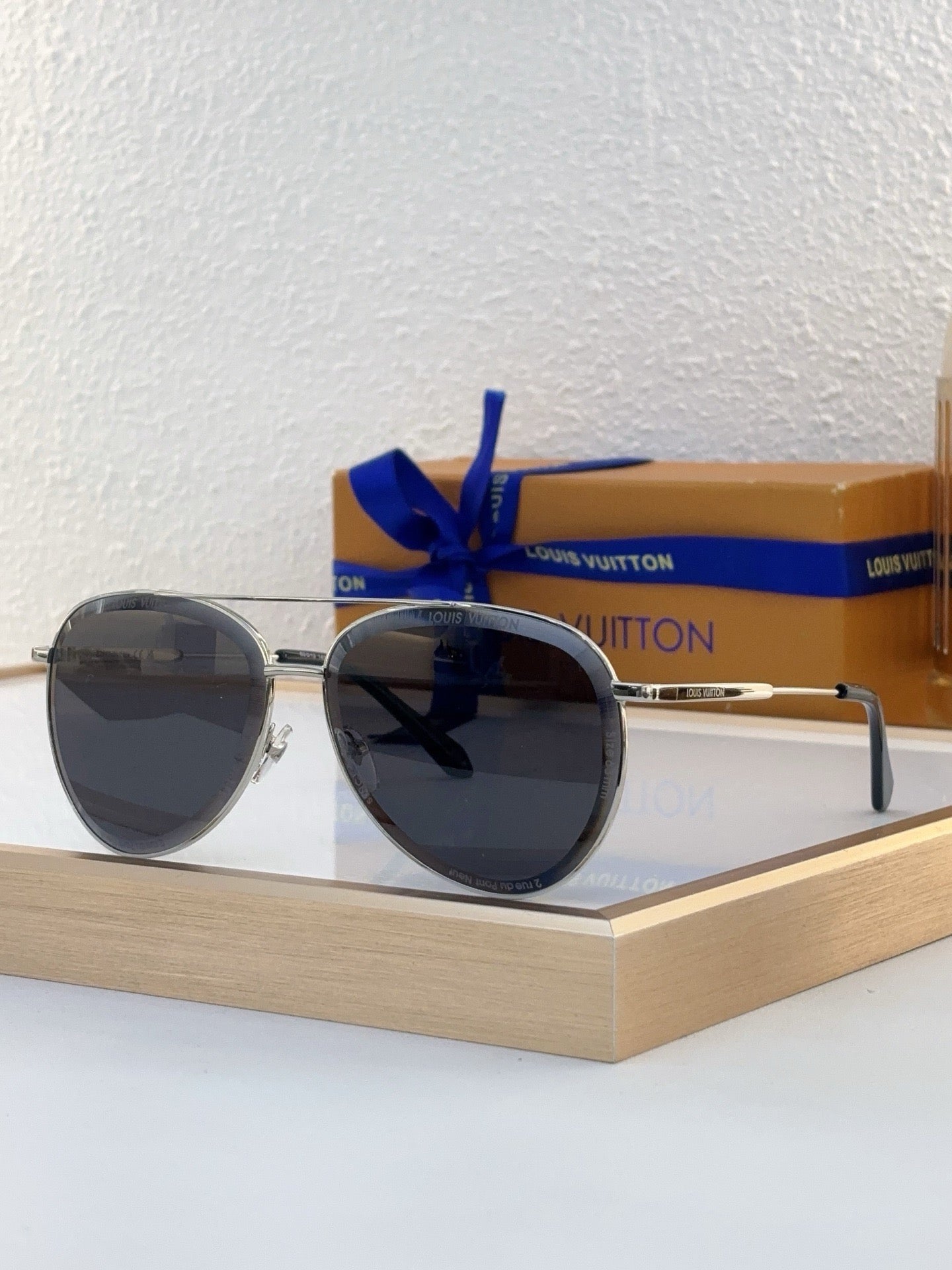 Louis Eyewear SIZE: 63-13-145