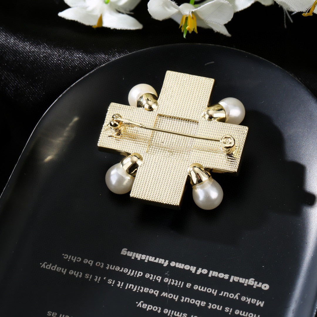 CC new arrival brooch 013