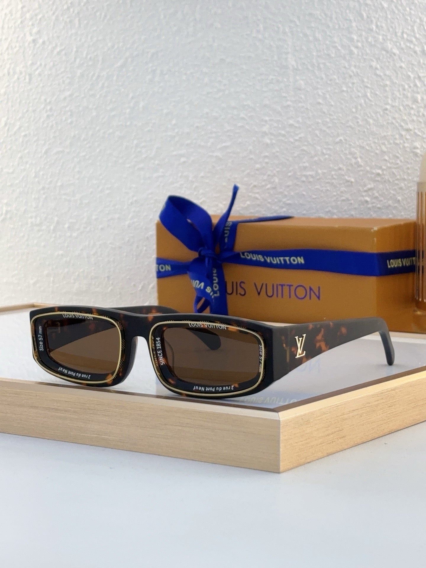 Louis Eyewear SIZE: 54-22-145