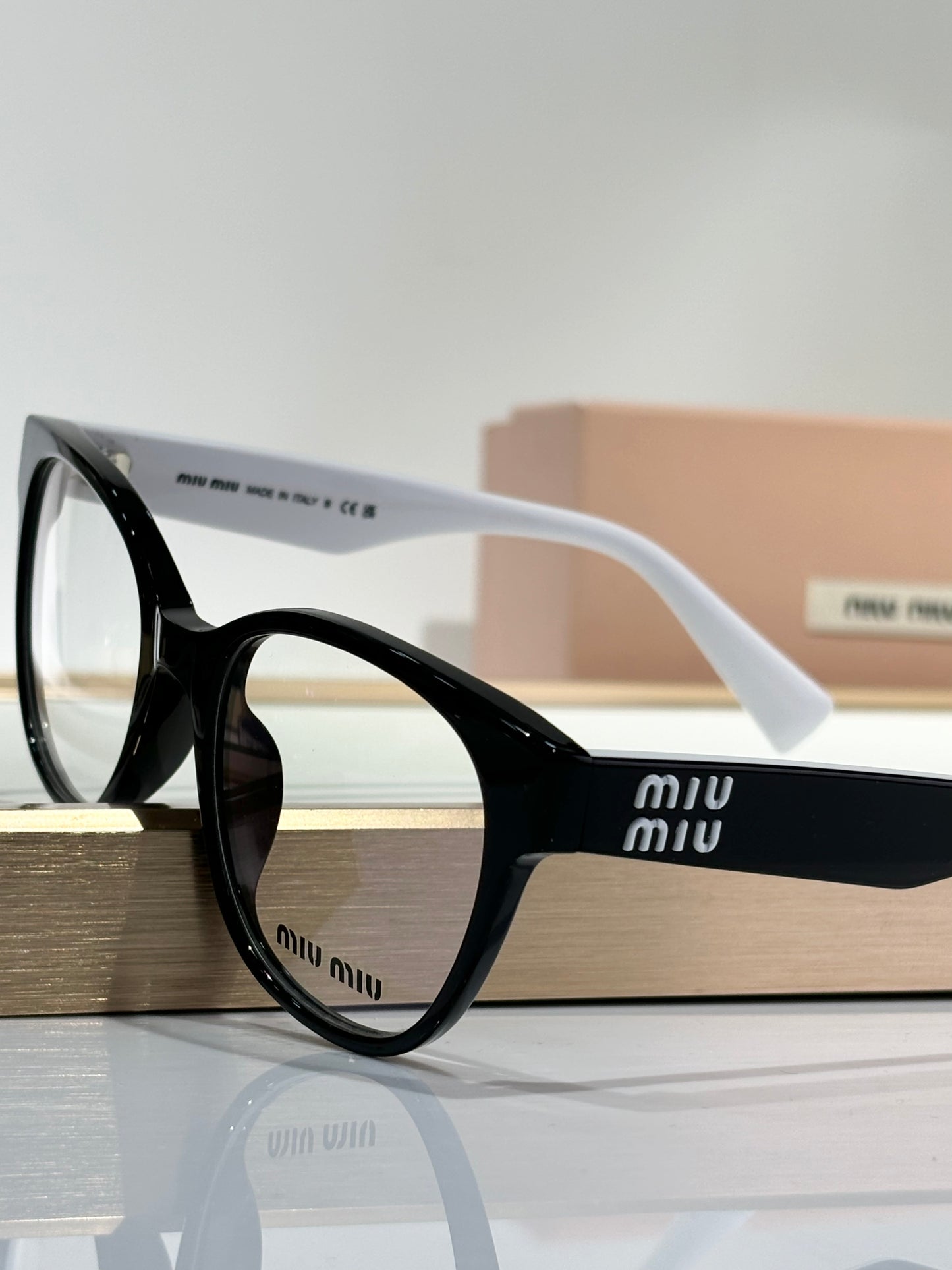 MIU MI* Eyewear SIZE: 54-19-145