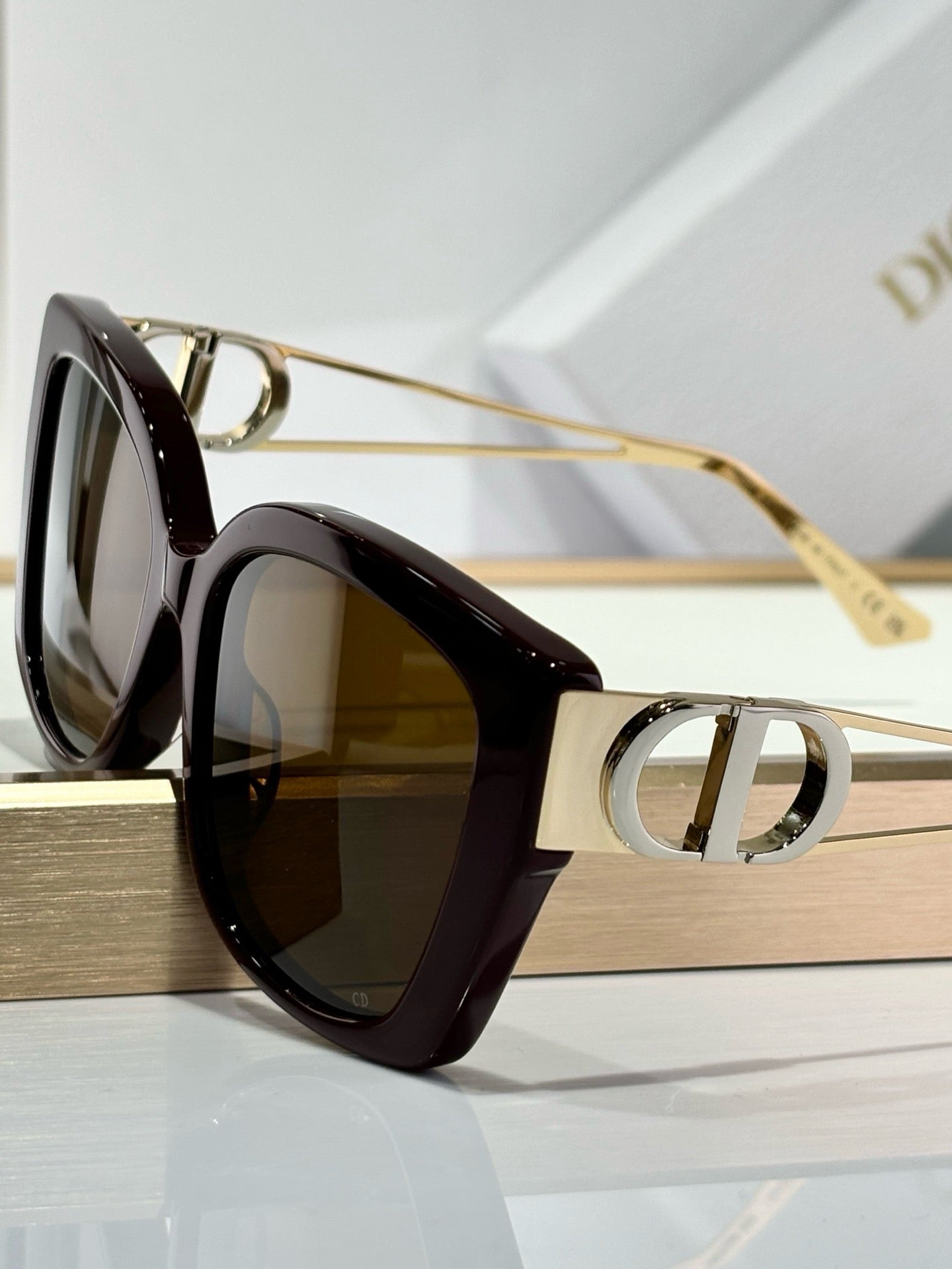 DI*R Eyewear SIZE: