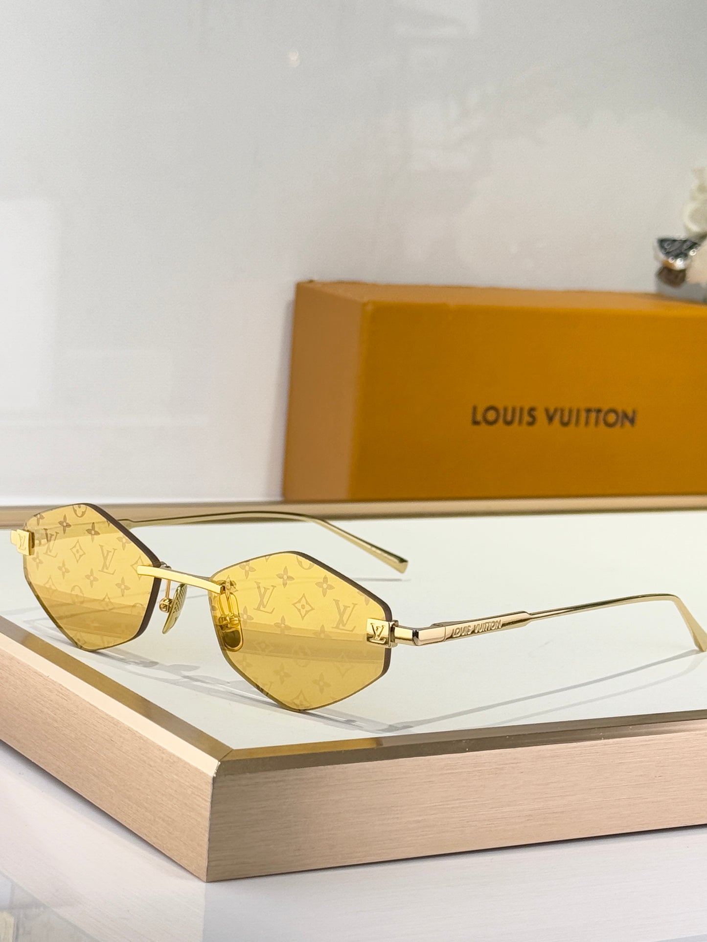 Louis Eyewear SIZE: 57-16-145
