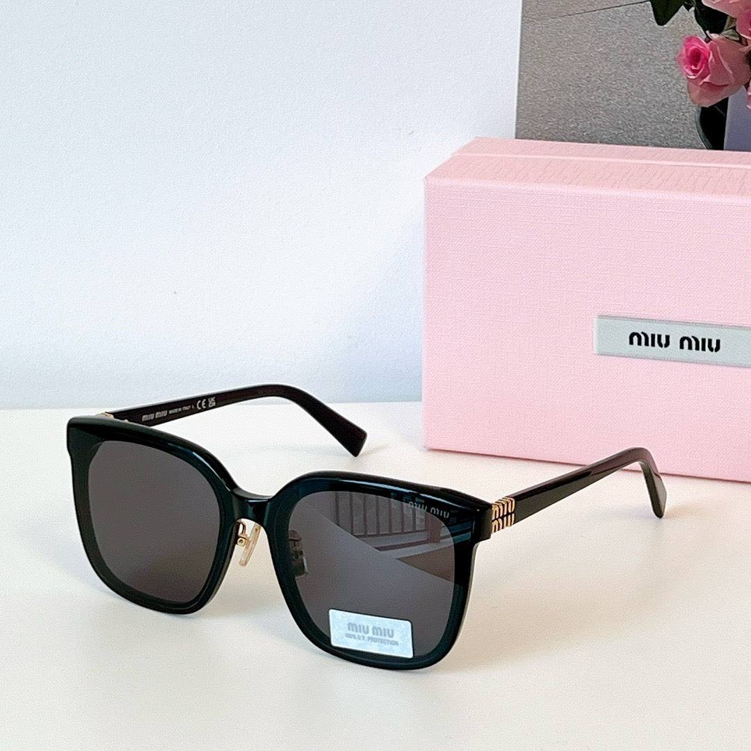 MIU MI* Eyewear SIZE: 61-15-145
