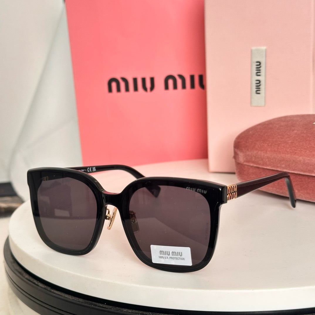 MIU MI* Eyewear SIZE: 61-15-145