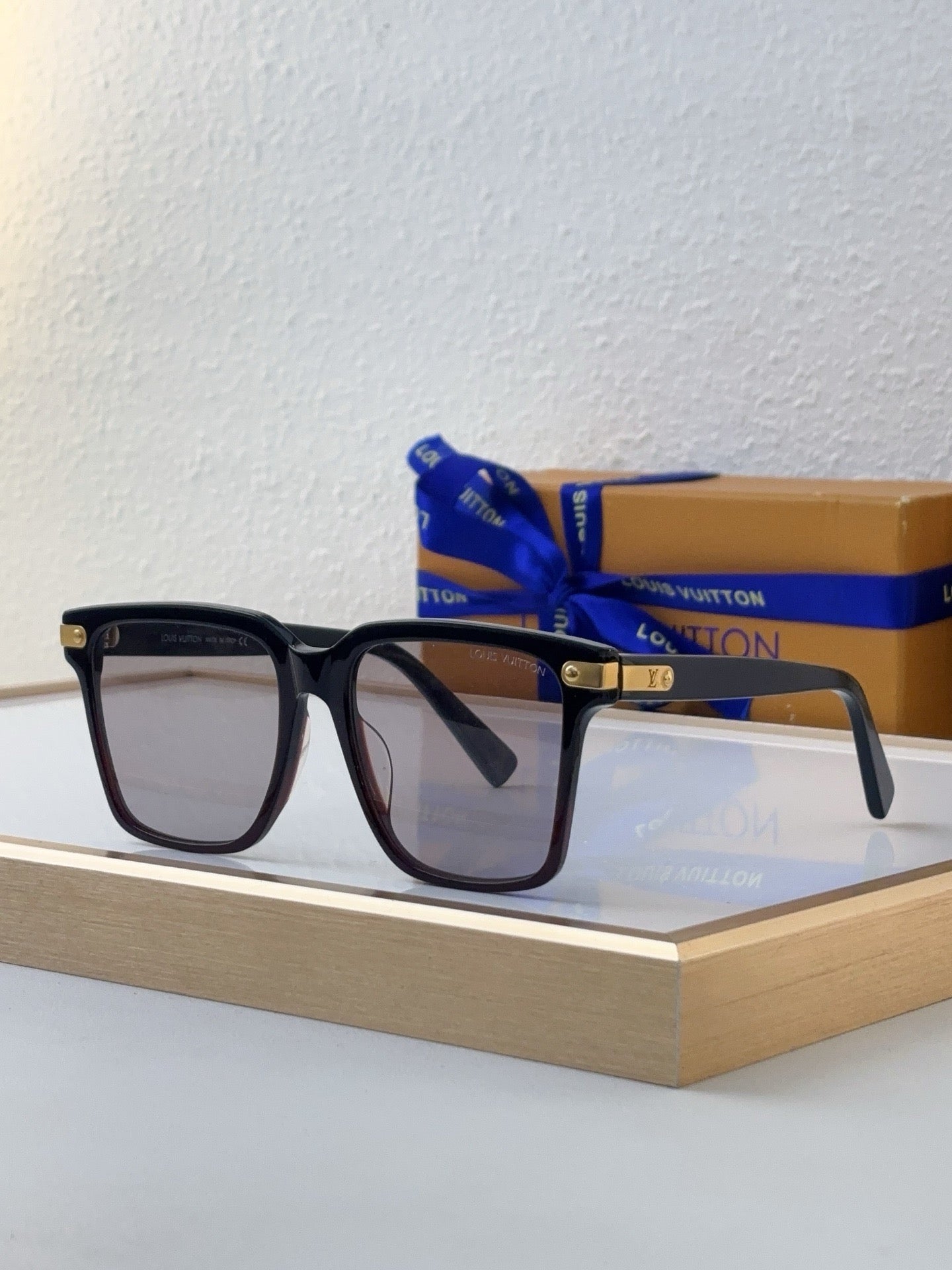 Louis Eyewear SIZE: 57-16-145