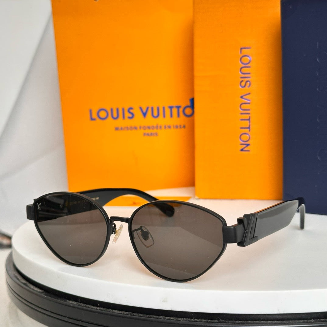 Louis Eyewear SIZE: 58-16-140