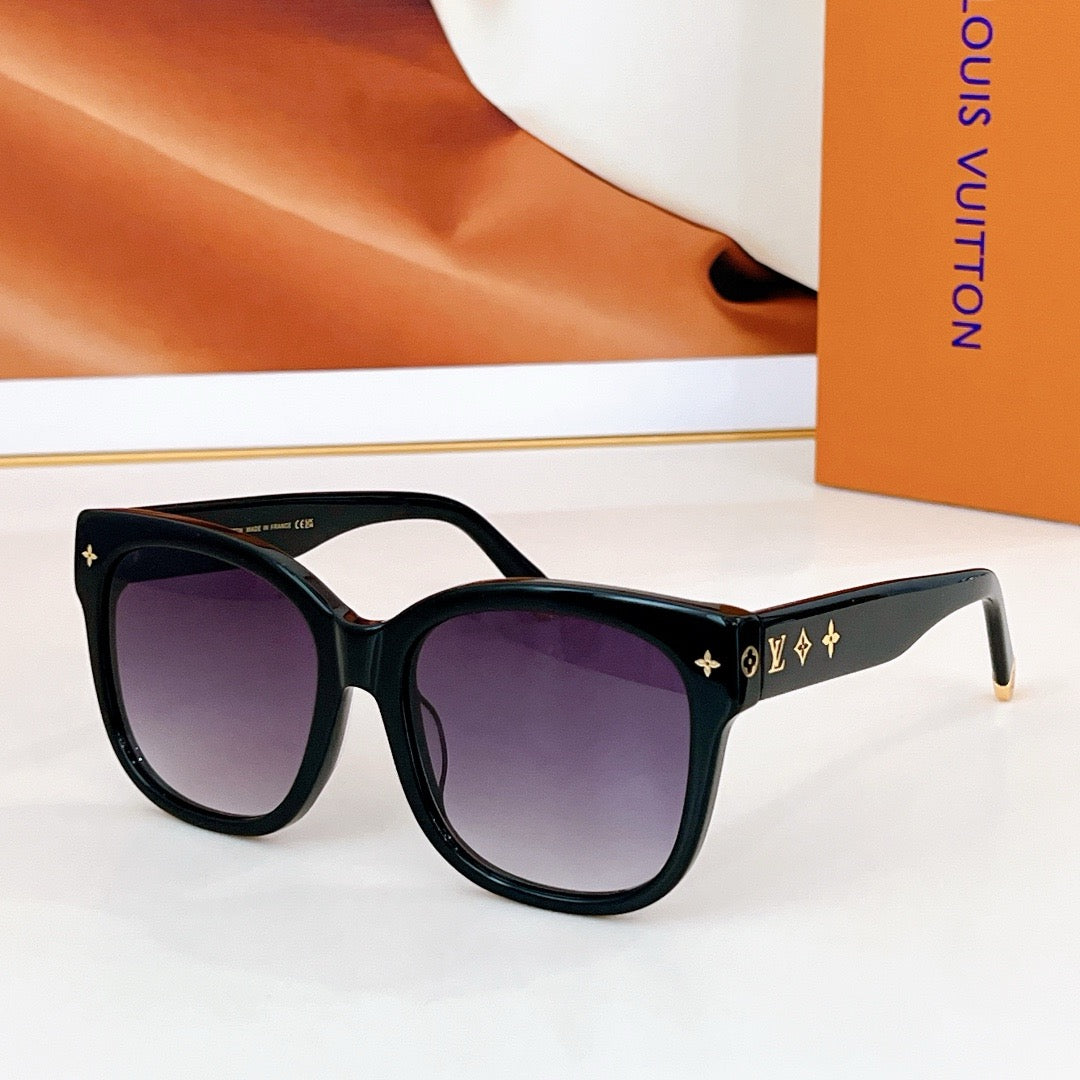 Louis Eyewear SIZE: 56-18-143