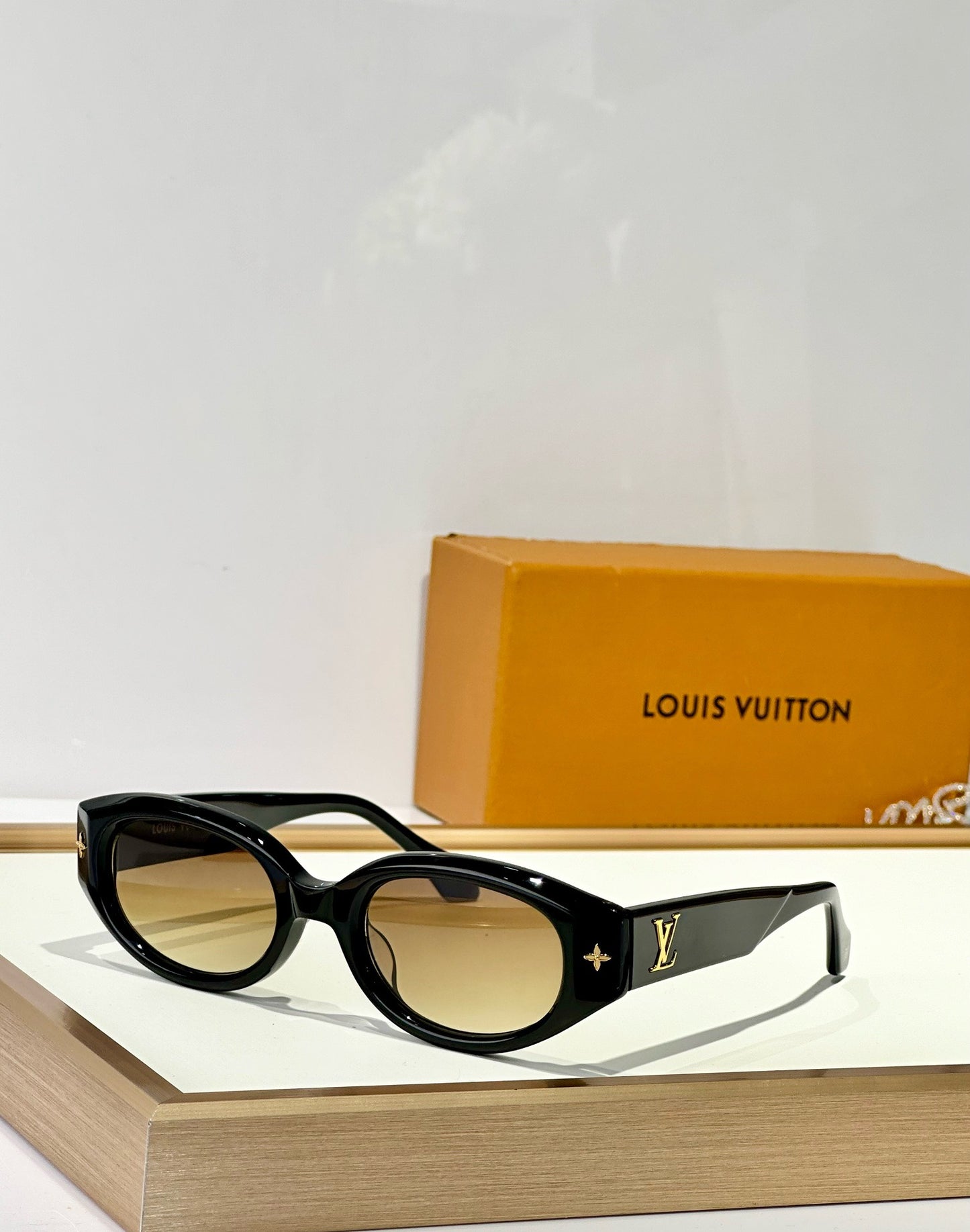 Louis Eyewear SIZE: 51-23-145