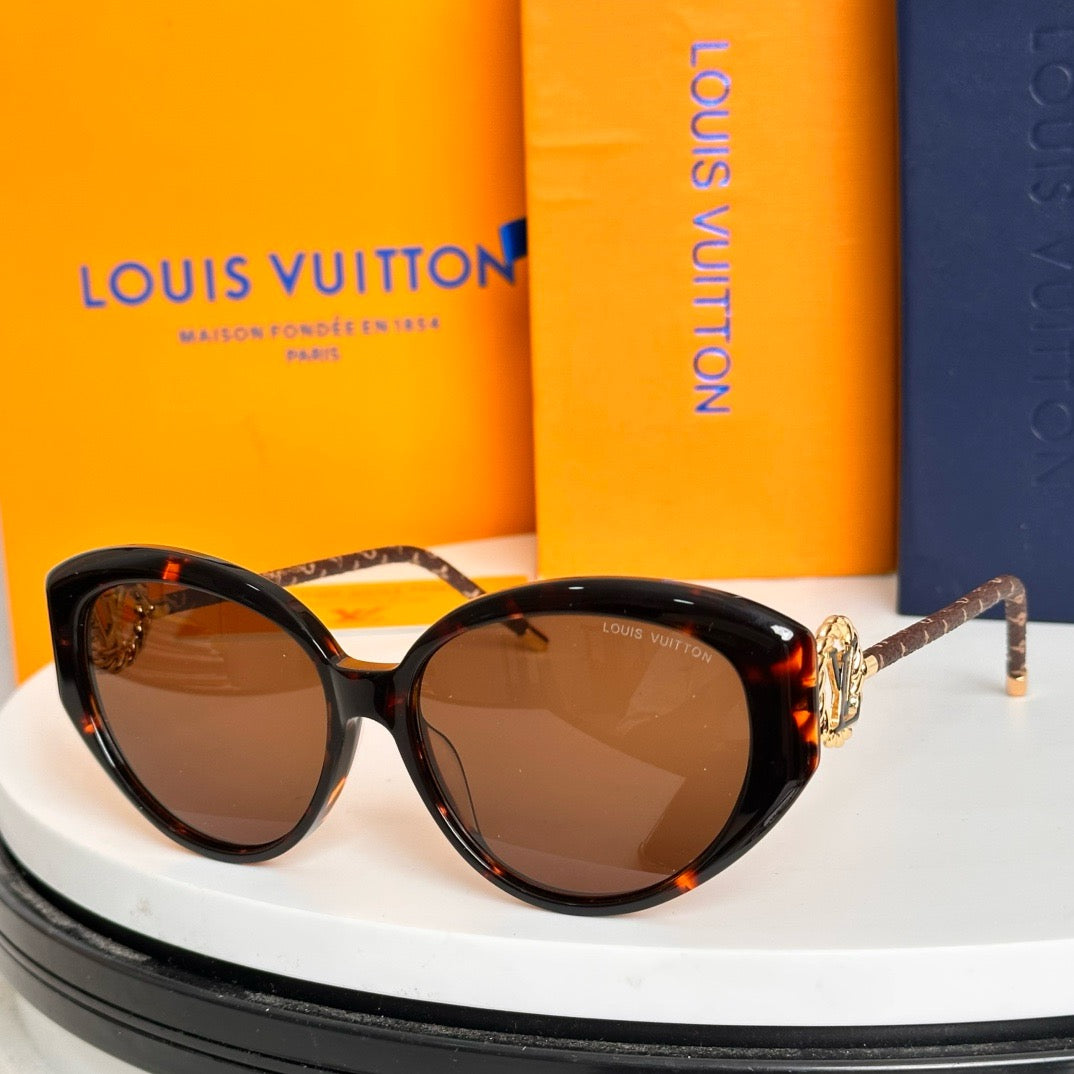 Louis Eyewear SIZE: 57-16-145