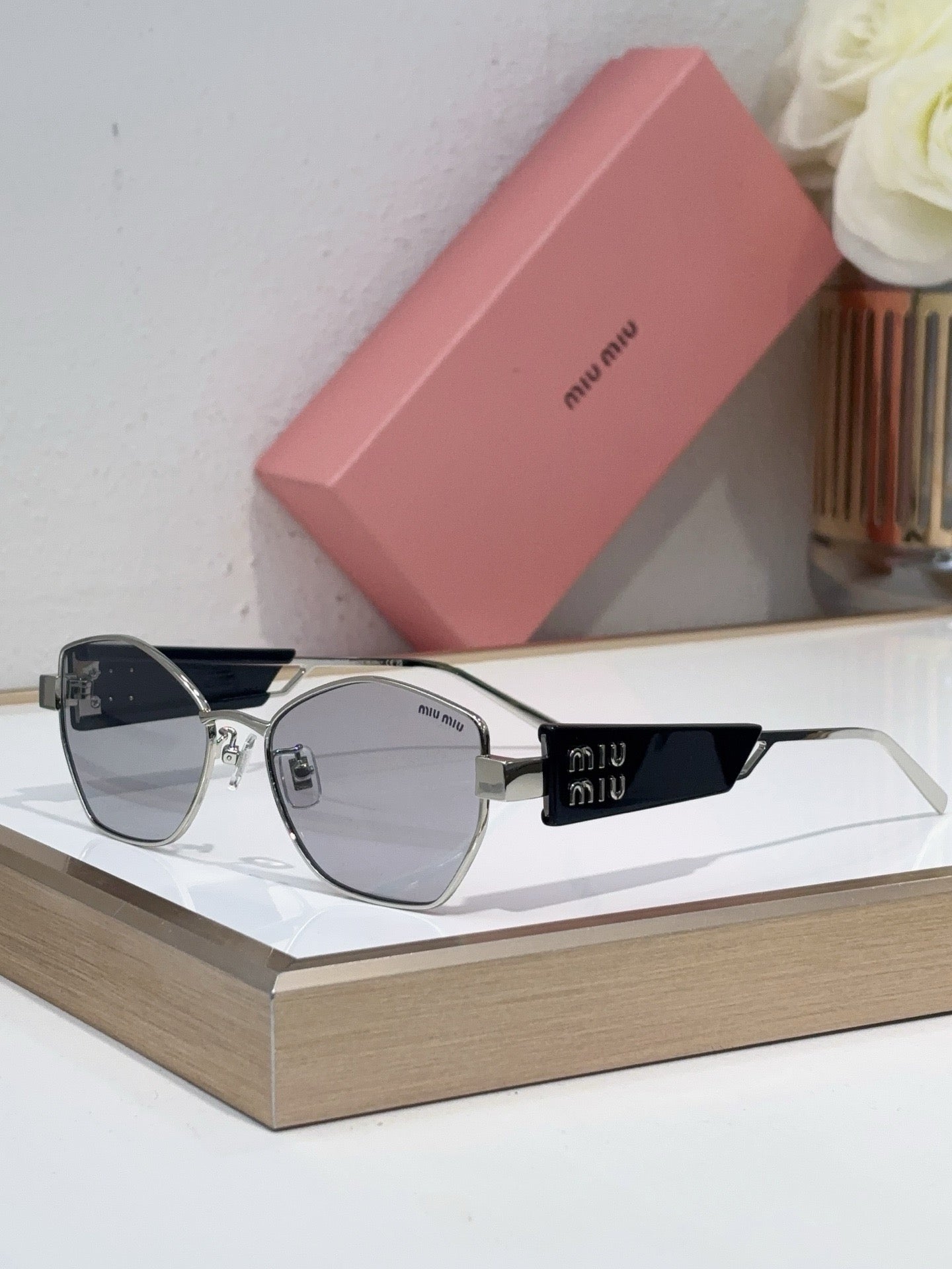 MIU MI* Eyewear SIZE: 55-18-145