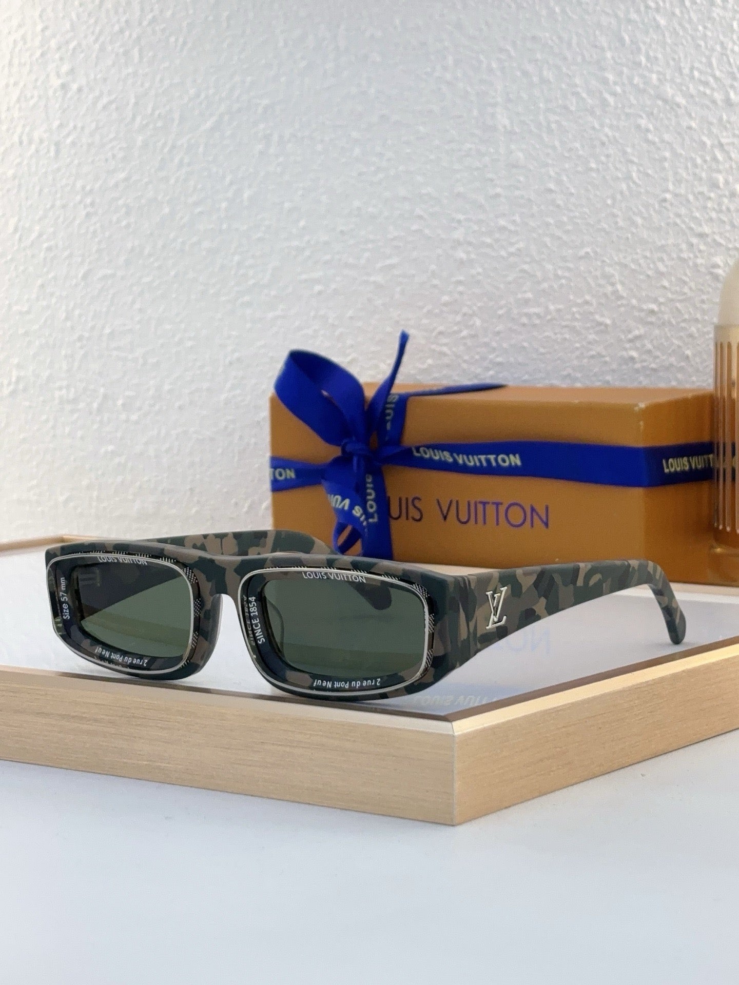 Louis Eyewear SIZE: 54-22-145