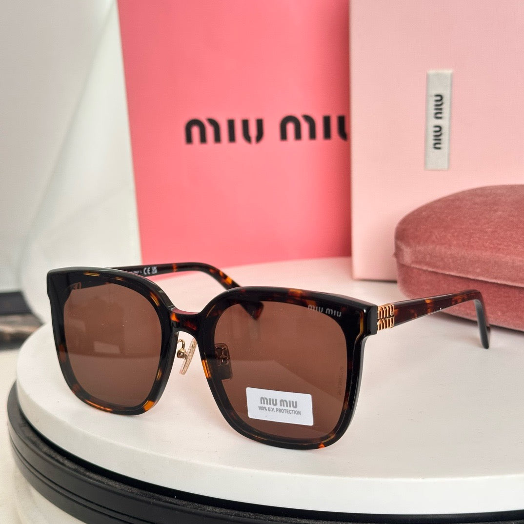 MIU MI* Eyewear SIZE: 61-15-145