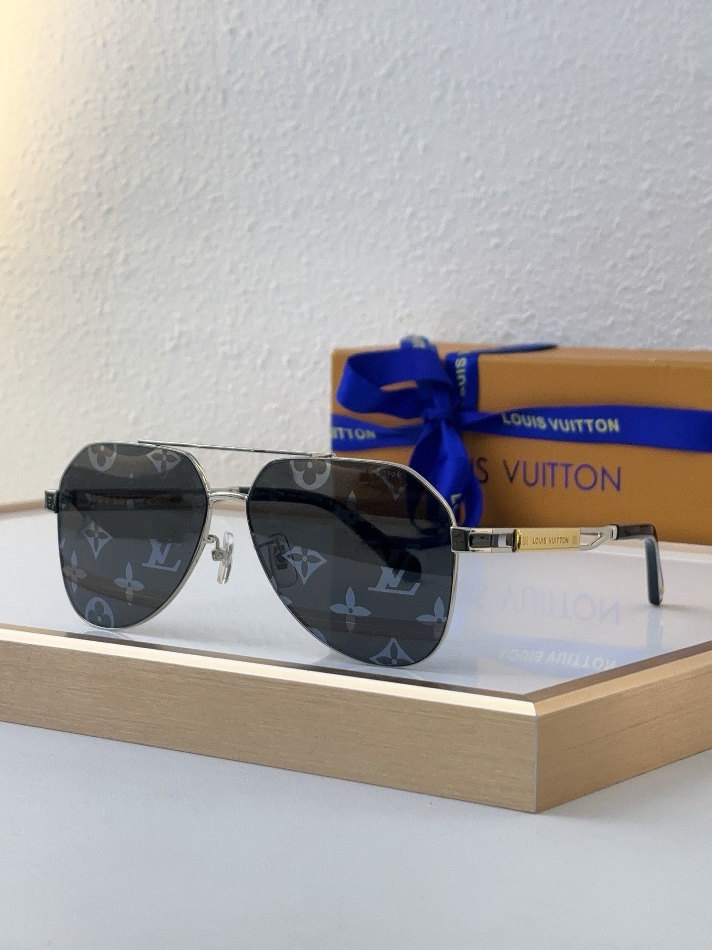 Louis Eyewear SIZE: 61-14-145