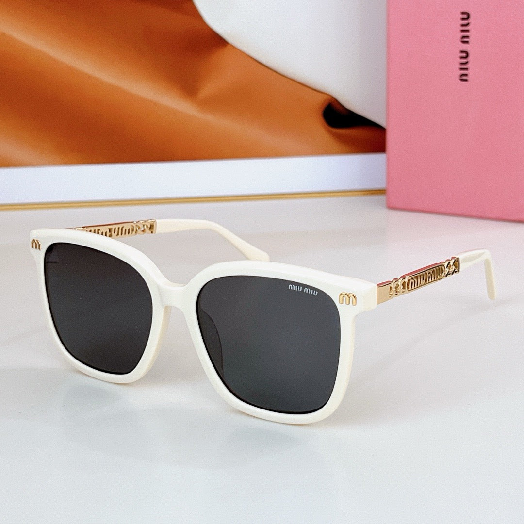 MIU MI* Eyewear SIZE: 55-19-145