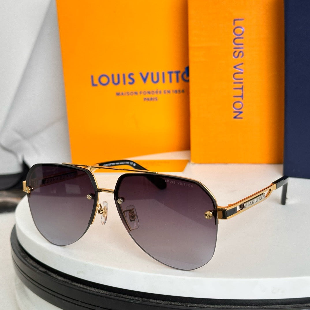 Louis Eyewear SIZE: 62-13-145