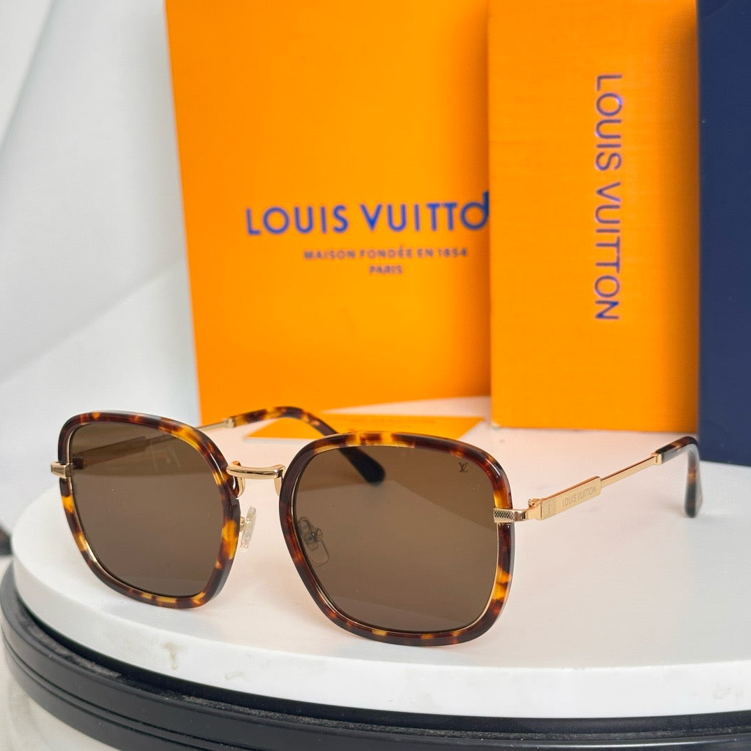 Louis Eyewear SIZE: 55-19-145