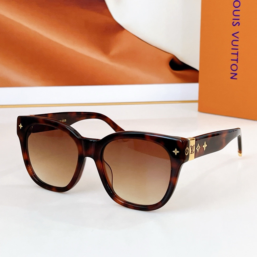 Louis Eyewear SIZE: 55-19-143