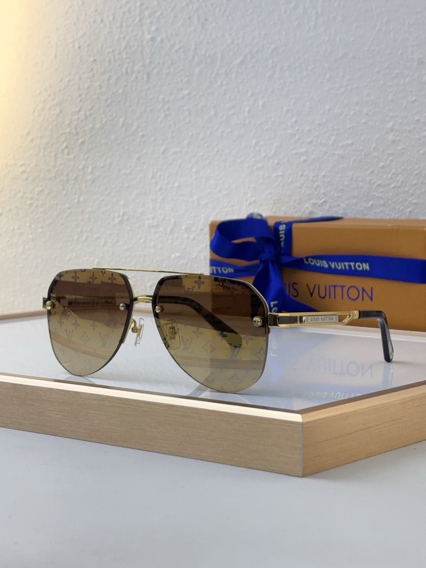 Louis Eyewear SIZE: 62-13-145