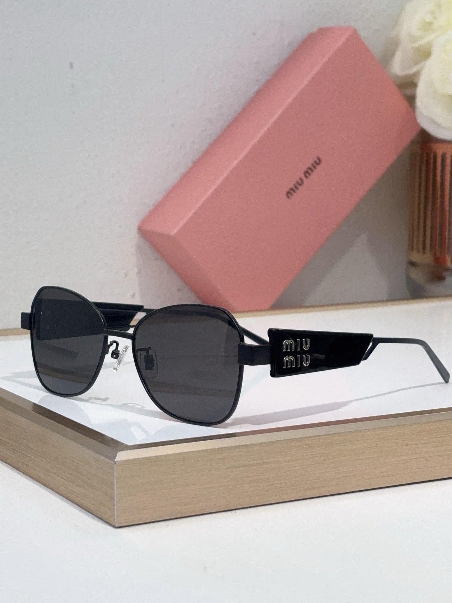 MIU MI* Eyewear SIZE: 55-18-145