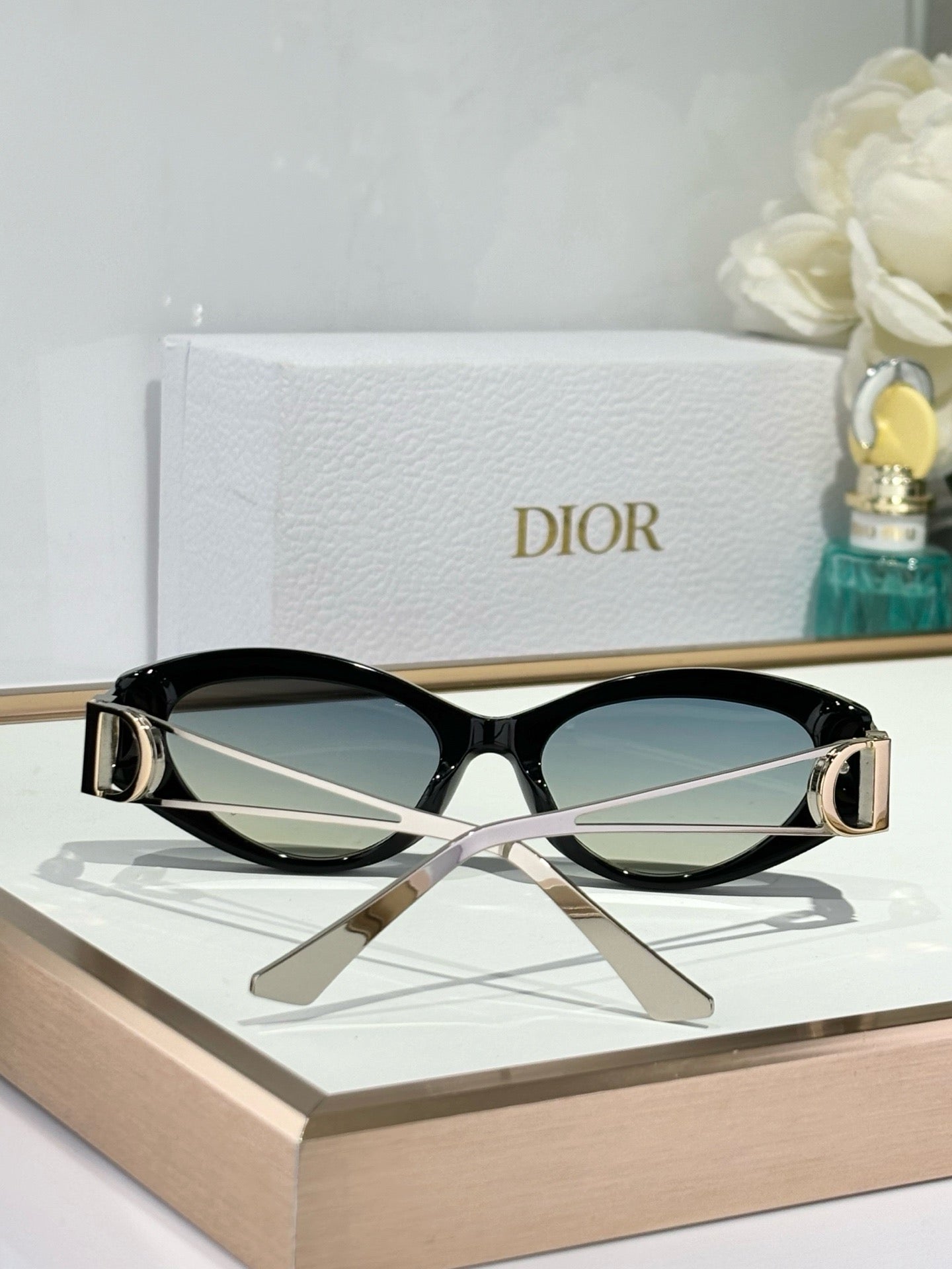 DI*R Eyewear SIZE: