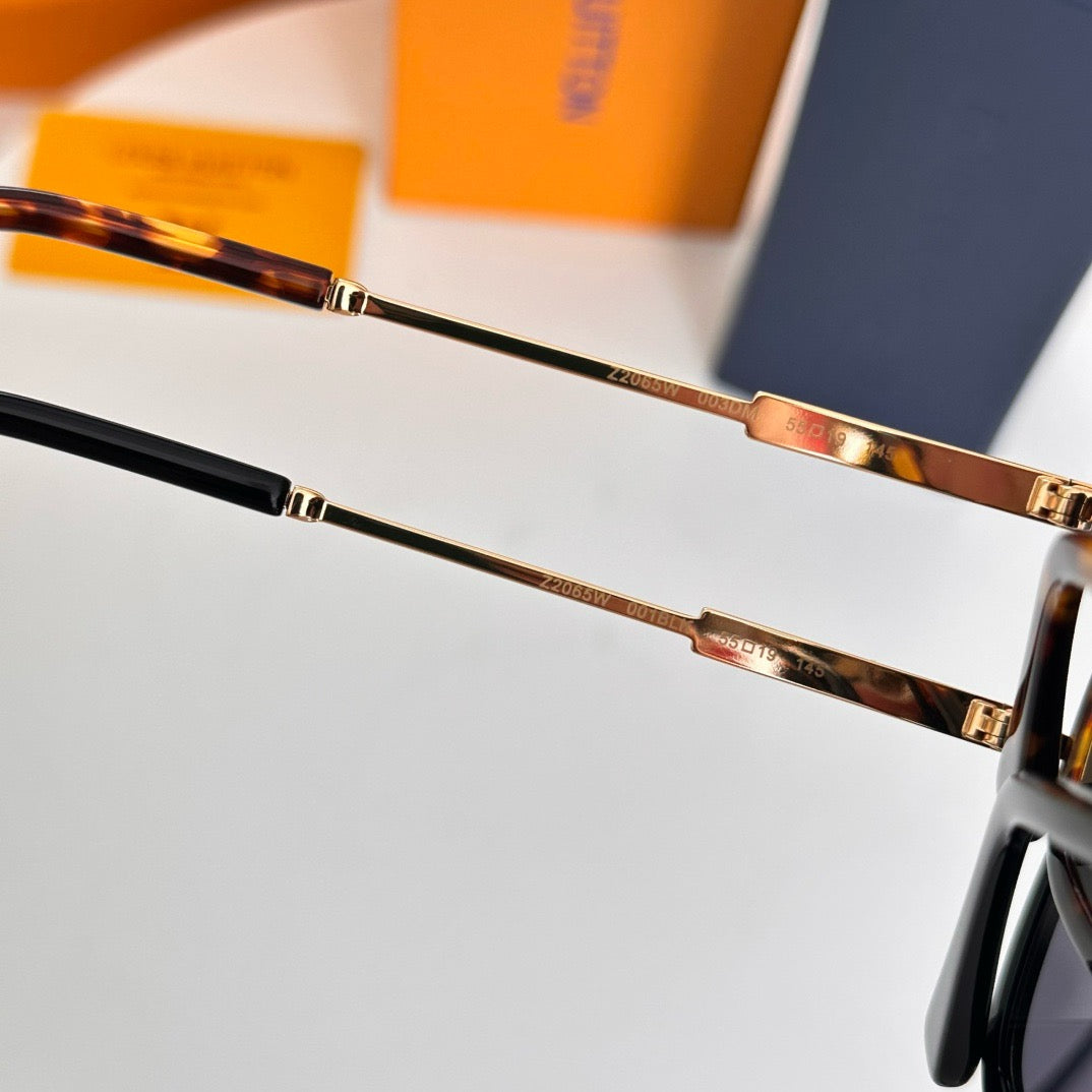 Louis Eyewear SIZE: 55-19-145