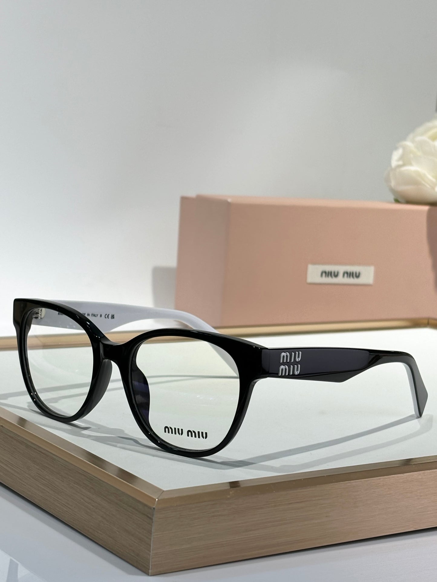 MIU MI* Eyewear SIZE: 54-19-145