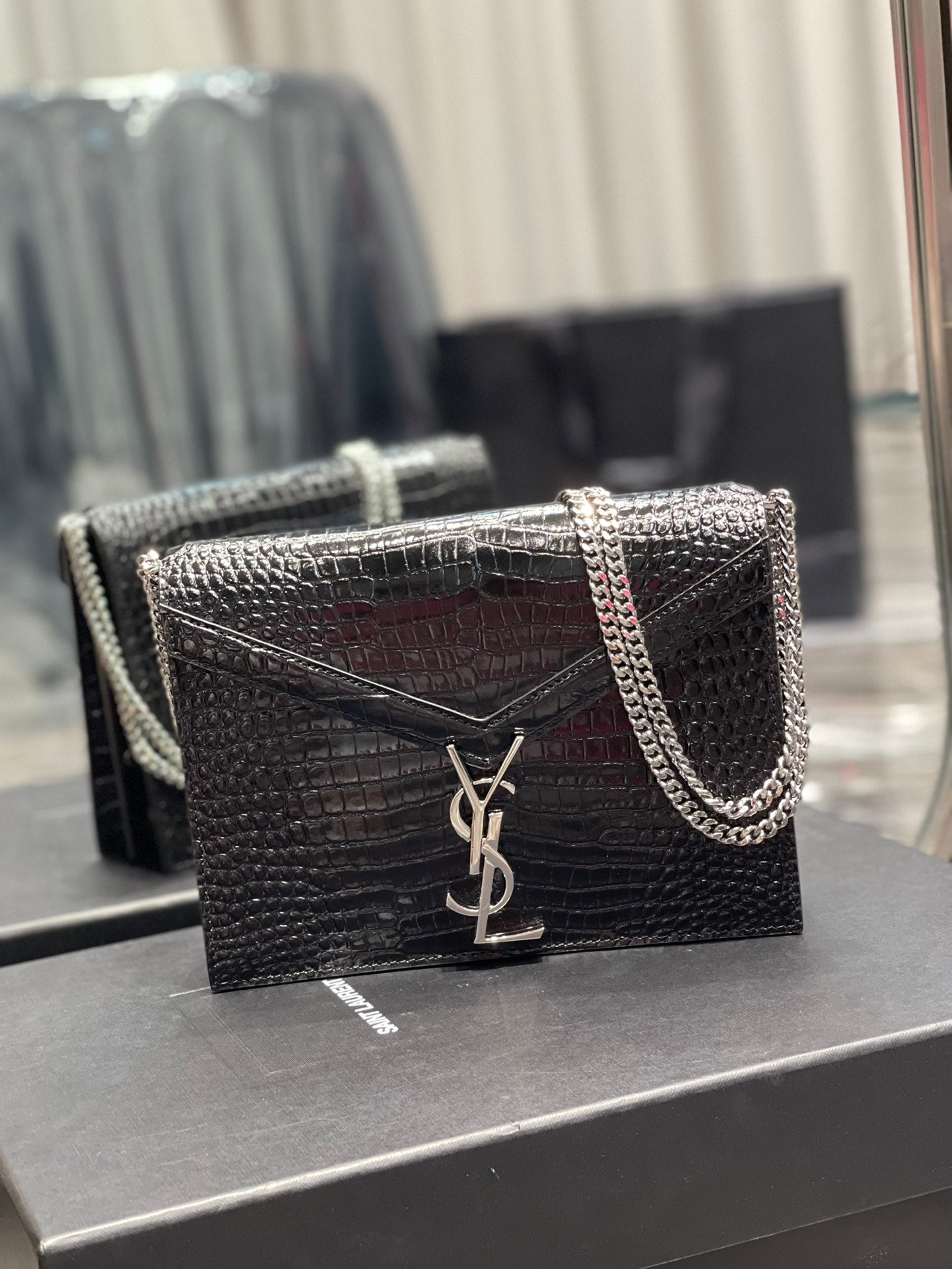 Y Cassandra Medium Chain Bag Black