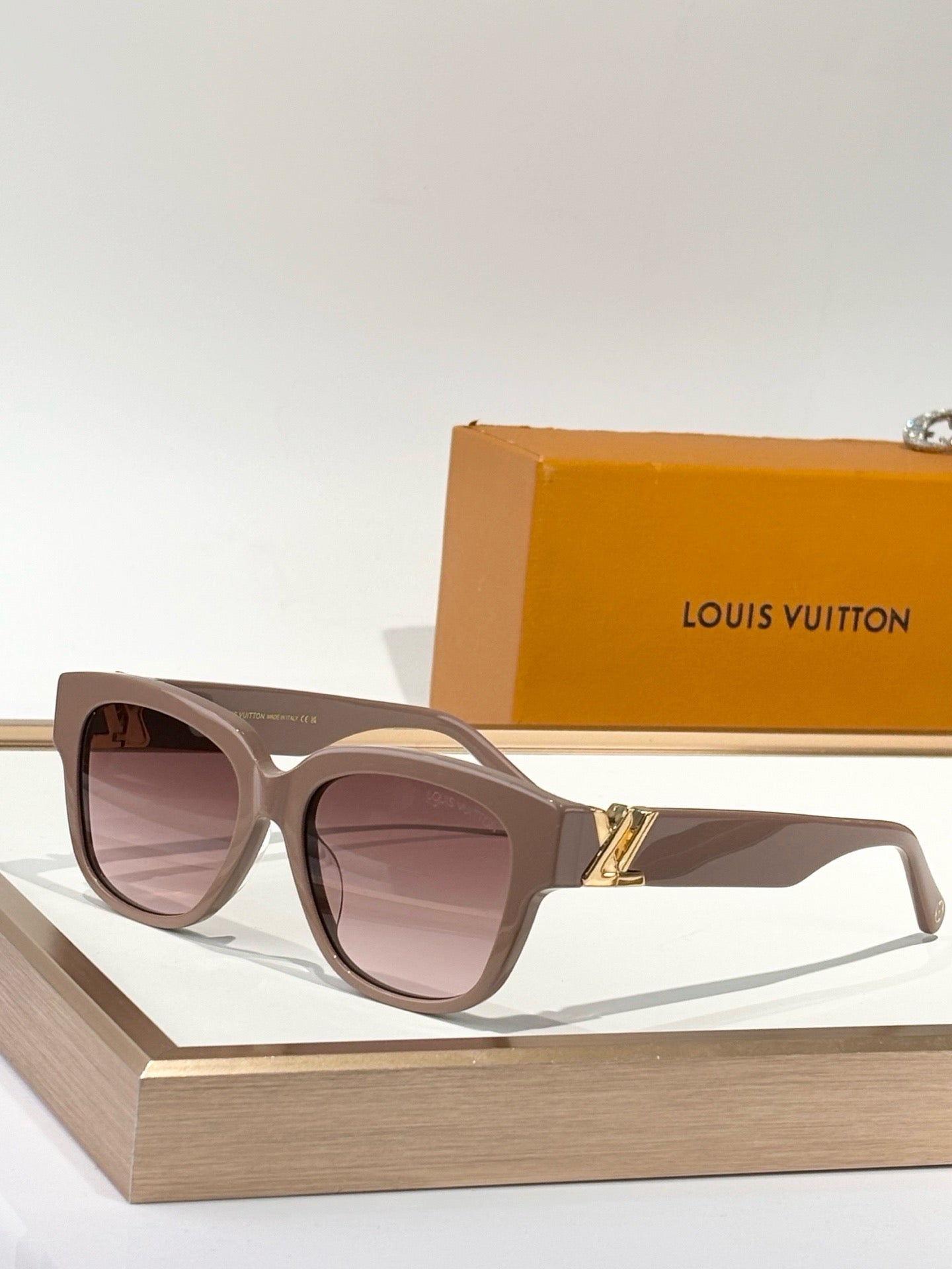 Louis Eyewear SIZE: 53-18-140