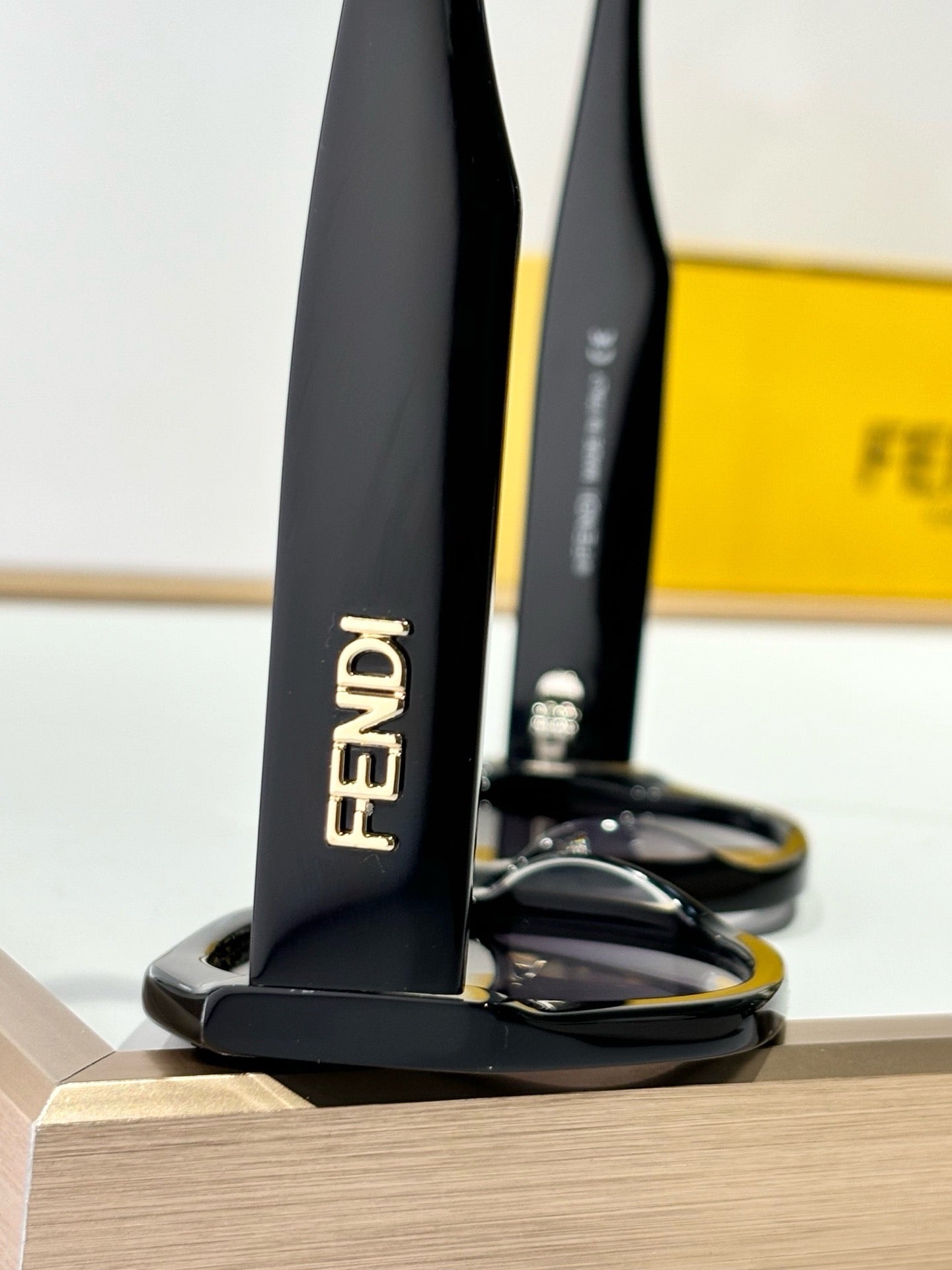 FEND* Eyewear SIZE: 52-23-142
