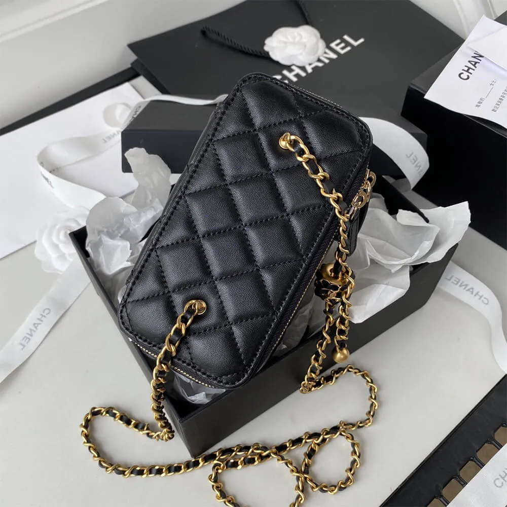 CC VANITY WITH CHAIN BAG