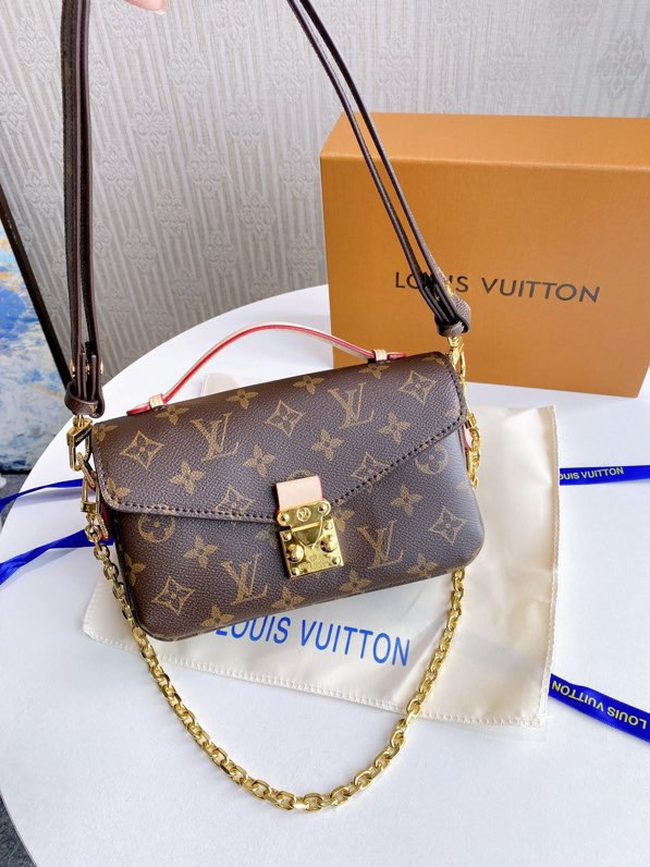 LOUIS POCHETTE MÉTIS EAST WEST bag size : 21.5*13.5*6cm