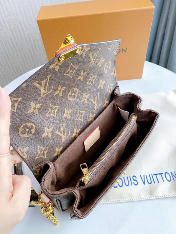 LOUIS POCHETTE MÉTIS EAST WEST bag size : 21.5*13.5*6cm