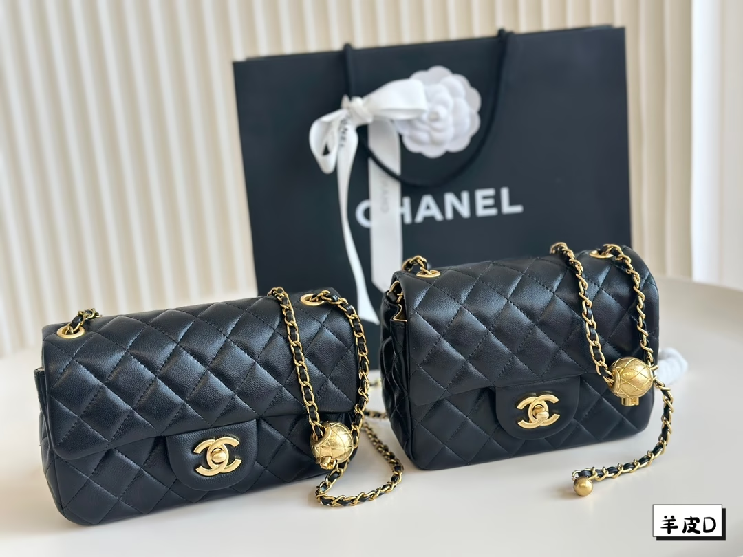 CC new arrival chain bag size 20cm/17cm