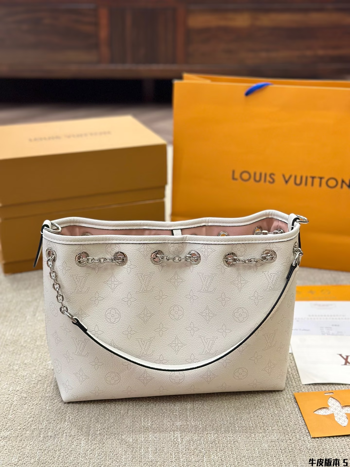 Louis new arrival bella Monogram bag size:26*23 cm
