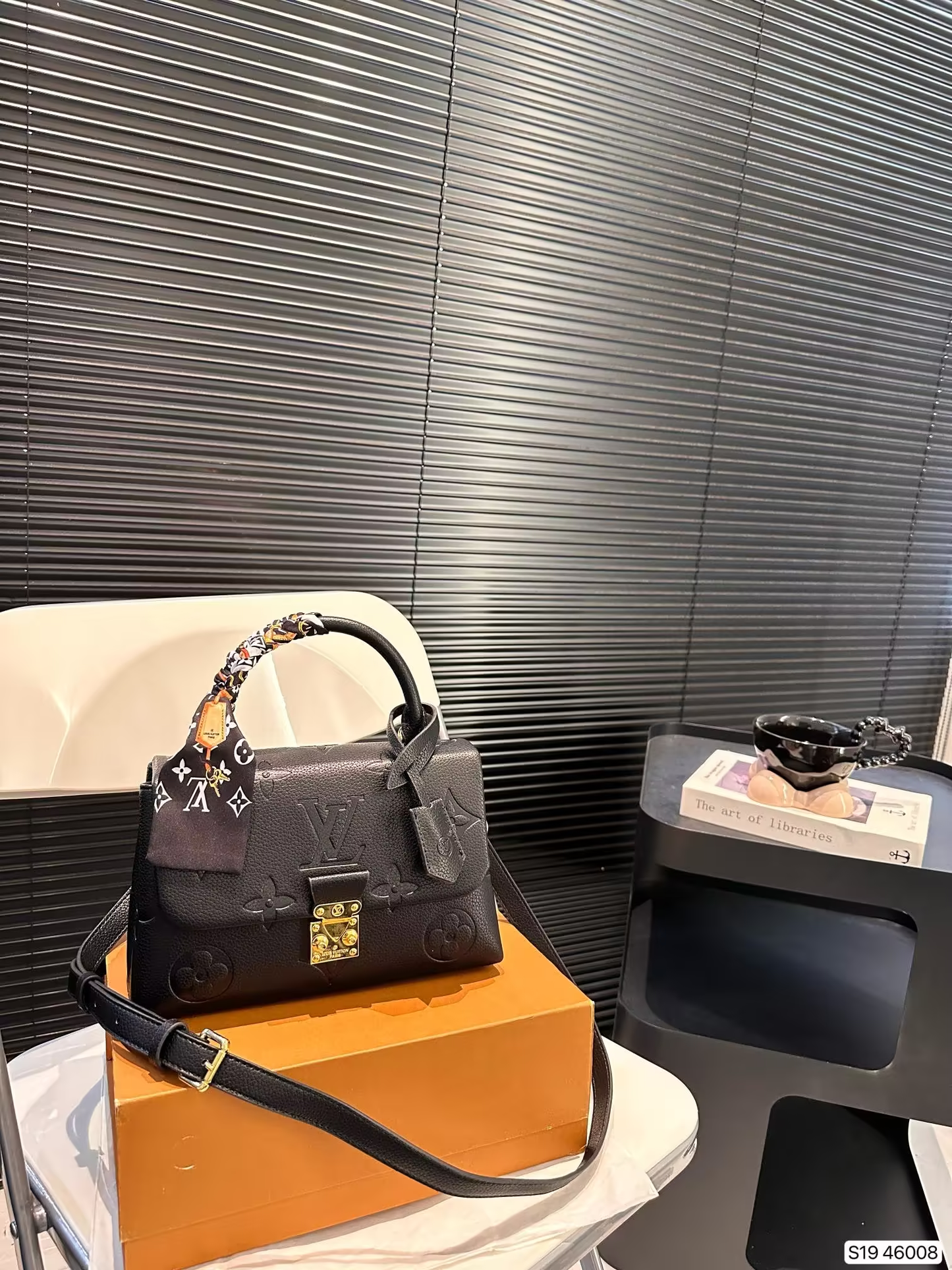 Louis new arrival hand bag size: 24*15 cm
