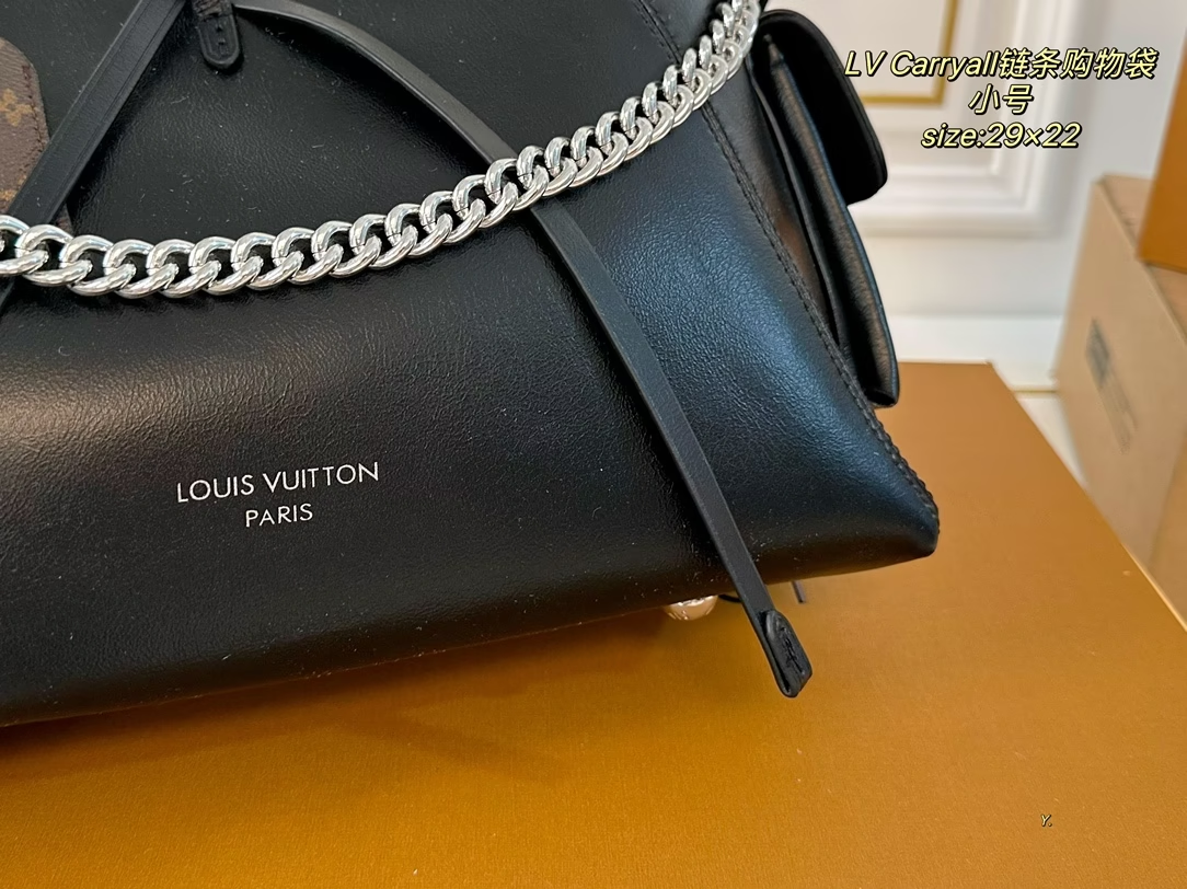 Louis new arrival Dark cargo carryall bag size: 29*22 cm