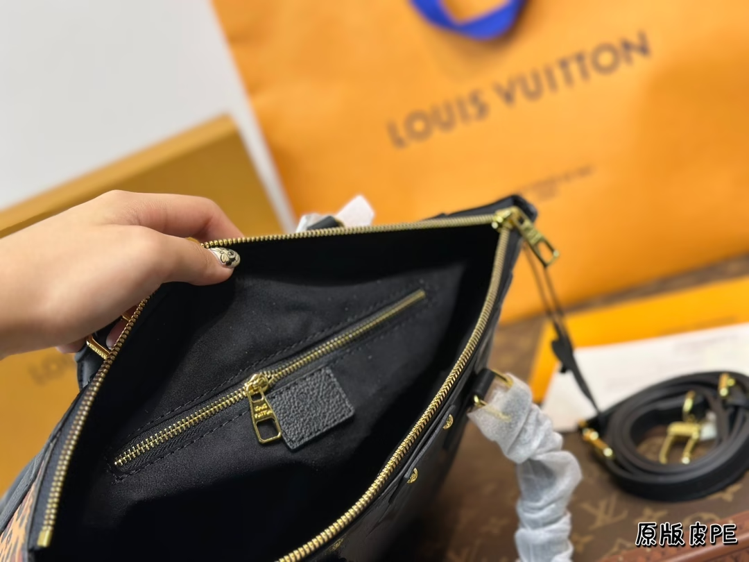 Louis new arrival Retiro bag size: 26*22 cm