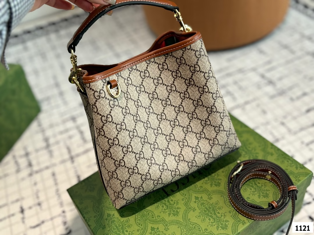 GG Emblem new arrival tote bag size: 21*19 cm